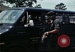 Standbild Vietnamesischer Flüchtling Abfahrt Zentrum Florida United States USA, 1975, aus Sekunde 27 historischem Filmmaterial Videoclip 65675050955