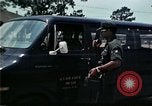 Standbild Vietnamesischer Flüchtling Abfahrt Zentrum Florida United States USA, 1975, aus Sekunde 29 historischem Filmmaterial Videoclip 65675050955