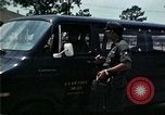 Standbild Vietnamesischer Flüchtling Abfahrt Zentrum Florida United States USA, 1975, aus Sekunde 31 historischem Filmmaterial Videoclip 65675050955