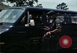 Standbild Vietnamesischer Flüchtling Abfahrt Zentrum Florida United States USA, 1975, aus Sekunde 33 historischem Filmmaterial Videoclip 65675050955