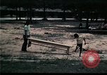 Standbild Vietnamesischer Flüchtling Abfahrt Zentrum Florida United States USA, 1975, aus Sekunde 36 historischem Filmmaterial Videoclip 65675050955