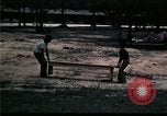 Standbild Vietnamesischer Flüchtling Abfahrt Zentrum Florida United States USA, 1975, aus Sekunde 45 historischem Filmmaterial Videoclip 65675050955