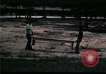 Standbild Vietnamesischer Flüchtling Abfahrt Zentrum Florida United States USA, 1975, aus Sekunde 46 historischem Filmmaterial Videoclip 65675050955