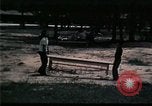 Standbild Vietnamesischer Flüchtling Abfahrt Zentrum Florida United States USA, 1975, aus Sekunde 51 historischem Filmmaterial Videoclip 65675050955