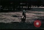 Standbild Vietnamesischer Flüchtling Abfahrt Zentrum Florida United States USA, 1975, aus Sekunde 58 historischem Filmmaterial Videoclip 65675050955