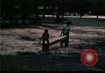 Standbild Vietnamesischer Flüchtling Abfahrt Zentrum Florida United States USA, 1975, aus Sekunde 59 historischem Filmmaterial Videoclip 65675050955