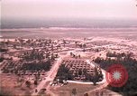 Standbild Luftaufnahme des vietnamesischen Flüchtlingslager an der Eglin Air Force Base Florida United States USA, 1975, aus Sekunde 29 historischem Filmmaterial Videoclip 65675050956