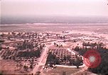 Standbild Luftaufnahme des vietnamesischen Flüchtlingslager an der Eglin Air Force Base Florida United States USA, 1975, aus Sekunde 31 historischem Filmmaterial Videoclip 65675050956