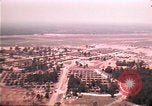Standbild Luftaufnahme des vietnamesischen Flüchtlingslager an der Eglin Air Force Base Florida United States USA, 1975, aus Sekunde 32 historischem Filmmaterial Videoclip 65675050956