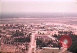 Standbild Luftaufnahme des vietnamesischen Flüchtlingslager an der Eglin Air Force Base Florida United States USA, 1975, aus Sekunde 34 historischem Filmmaterial Videoclip 65675050956