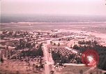 Standbild Luftaufnahme des vietnamesischen Flüchtlingslager an der Eglin Air Force Base Florida United States USA, 1975, aus Sekunde 37 historischem Filmmaterial Videoclip 65675050956