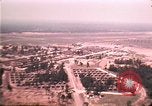 Standbild Luftaufnahme des vietnamesischen Flüchtlingslager an der Eglin Air Force Base Florida United States USA, 1975, aus Sekunde 39 historischem Filmmaterial Videoclip 65675050956