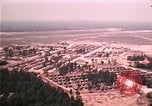 Standbild Luftaufnahme des vietnamesischen Flüchtlingslager an der Eglin Air Force Base Florida United States USA, 1975, aus Sekunde 54 historischem Filmmaterial Videoclip 65675050956