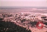 Standbild Luftaufnahme des vietnamesischen Flüchtlingslager an der Eglin Air Force Base Florida United States USA, 1975, aus Sekunde 56 historischem Filmmaterial Videoclip 65675050956