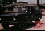 Standbild Vietnamesischer Flüchtling Processing Center in Eglin Air Force Base Florida United States USA, 1975, aus Sekunde 13 historischem Filmmaterial Videoclip 65675050957