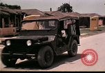 Standbild Vietnamesischer Flüchtling Processing Center in Eglin Air Force Base Florida United States USA, 1975, aus Sekunde 18 historischem Filmmaterial Videoclip 65675050957