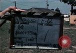 Standbild Vietnamesische Flüchtlinge ankommen in den Vereinigten Staaten Florida United States USA, 1975, aus Sekunde 4 historischem Filmmaterial Videoclip 65675050959