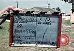 Standbild Vietnamesische Flüchtlinge ankommen in den Vereinigten Staaten Florida United States USA, 1975, aus Sekunde 5 historischem Filmmaterial Videoclip 65675050959