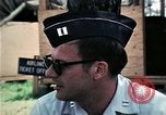 Standbild Vietnamesische Flüchtlinge ankommen in den Vereinigten Staaten Florida United States USA, 1975, aus Sekunde 9 historischem Filmmaterial Videoclip 65675050959