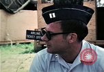 Standbild Vietnamesische Flüchtlinge ankommen in den Vereinigten Staaten Florida United States USA, 1975, aus Sekunde 13 historischem Filmmaterial Videoclip 65675050959