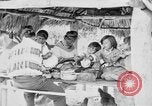 Immagine di Seminole nativi indiani americani cucinare il cibo Florida United States USA, 1919, secondo 22 filmato di repertorio 65675050982