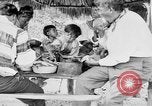 Immagine di Seminole nativi indiani americani cucinare il cibo Florida United States USA, 1919, secondo 34 filmato di repertorio 65675050982