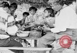 Immagine di Seminole nativi indiani americani cucinare il cibo Florida United States USA, 1919, secondo 42 filmato di repertorio 65675050982