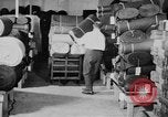 Immagine di Fabbrica di Indumento United States USA, 1920, secondo 4 filmato di repertorio 65675050983