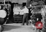 Immagine di Fabbrica di Indumento United States USA, 1920, secondo 6 filmato di repertorio 65675050983