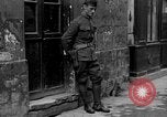 Standbild Soldaten Frankreich, 1918, aus Sekunde 10 historischem Filmmaterial Videoclip 65675050992