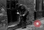 Standbild Soldaten Frankreich, 1918, aus Sekunde 12 historischem Filmmaterial Videoclip 65675050992