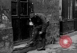 Standbild Soldaten Frankreich, 1918, aus Sekunde 14 historischem Filmmaterial Videoclip 65675050992