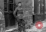 Standbild Soldaten Frankreich, 1918, aus Sekunde 31 historischem Filmmaterial Videoclip 65675050992