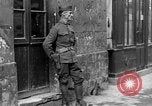 Standbild Soldaten Frankreich, 1918, aus Sekunde 32 historischem Filmmaterial Videoclip 65675050992