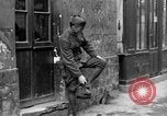 Standbild Soldaten Frankreich, 1918, aus Sekunde 35 historischem Filmmaterial Videoclip 65675050992