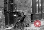 Standbild Soldaten Frankreich, 1918, aus Sekunde 61 historischem Filmmaterial Videoclip 65675050992