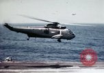 Image USS Ranger sud de la mer de Chine du Sud, 1970, de la seconde 10 séquences d'archives historiques vidéo 65675051022