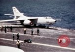 Image USS Ranger sud de la mer de Chine du Sud, 1970, de la seconde 12 séquences d'archives historiques vidéo 65675051022