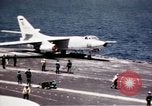 Image USS Ranger sud de la mer de Chine du Sud, 1970, de la seconde 13 séquences d'archives historiques vidéo 65675051022