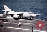 Image USS Ranger sud de la mer de Chine du Sud, 1970, de la seconde 15 séquences d'archives historiques vidéo 65675051022