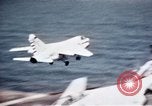 Image USS Ranger sud de la mer de Chine du Sud, 1970, de la seconde 24 séquences d'archives historiques vidéo 65675051022