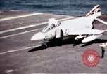 Image USS Ranger sud de la mer de Chine du Sud, 1970, de la seconde 27 séquences d'archives historiques vidéo 65675051022