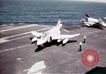 Image USS Ranger sud de la mer de Chine du Sud, 1970, de la seconde 29 séquences d'archives historiques vidéo 65675051022