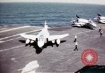 Image USS Ranger sud de la mer de Chine du Sud, 1970, de la seconde 30 séquences d'archives historiques vidéo 65675051022