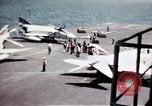 Image USS Ranger sud de la mer de Chine du Sud, 1970, de la seconde 43 séquences d'archives historiques vidéo 65675051022