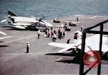 Image USS Ranger sud de la mer de Chine du Sud, 1970, de la seconde 45 séquences d'archives historiques vidéo 65675051022