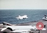Image USS Ranger sud de la mer de Chine du Sud, 1970, de la seconde 52 séquences d'archives historiques vidéo 65675051022