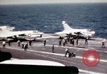 Image USS Ranger sud de la mer de Chine du Sud, 1970, de la seconde 54 séquences d'archives historiques vidéo 65675051022