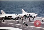 Image USS Ranger sud de la mer de Chine du Sud, 1970, de la seconde 60 séquences d'archives historiques vidéo 65675051022