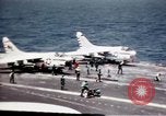 Image USS Ranger sud de la mer de Chine du Sud, 1970, de la seconde 61 séquences d'archives historiques vidéo 65675051022